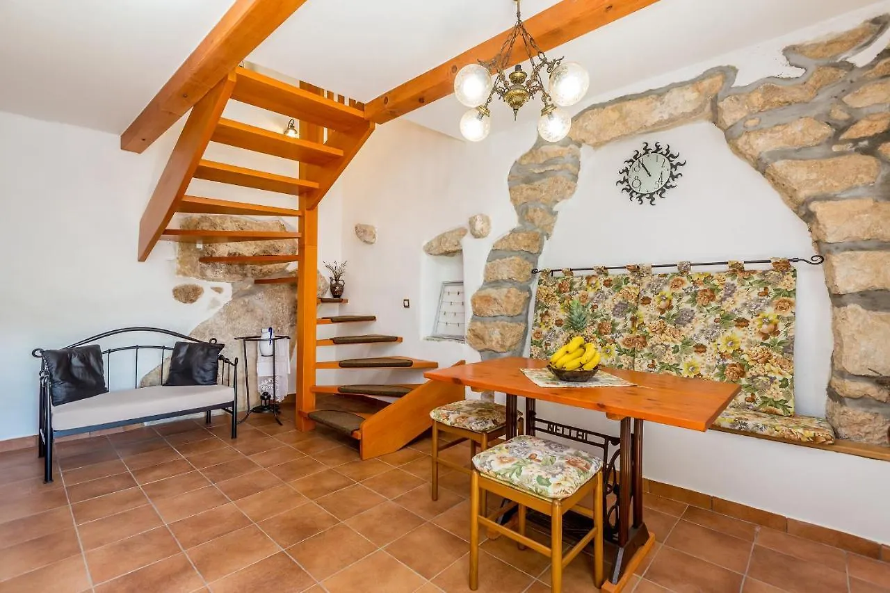 Villa Ana With Jacuzzi & Swimming Pool ツレス 0*,