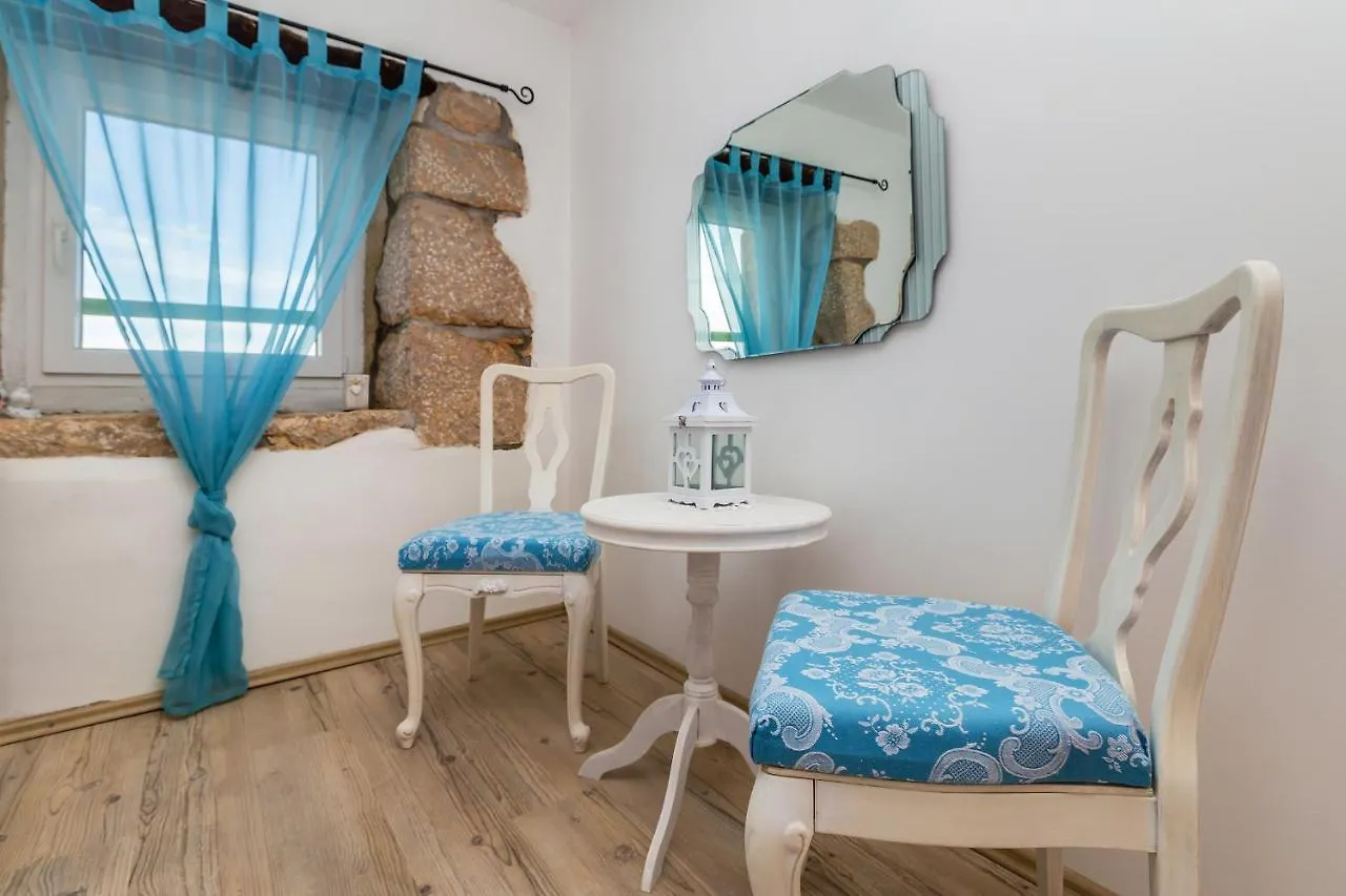 Villa Ana With Jacuzzi & Swimming Pool ツレス 0*,  クロアチア