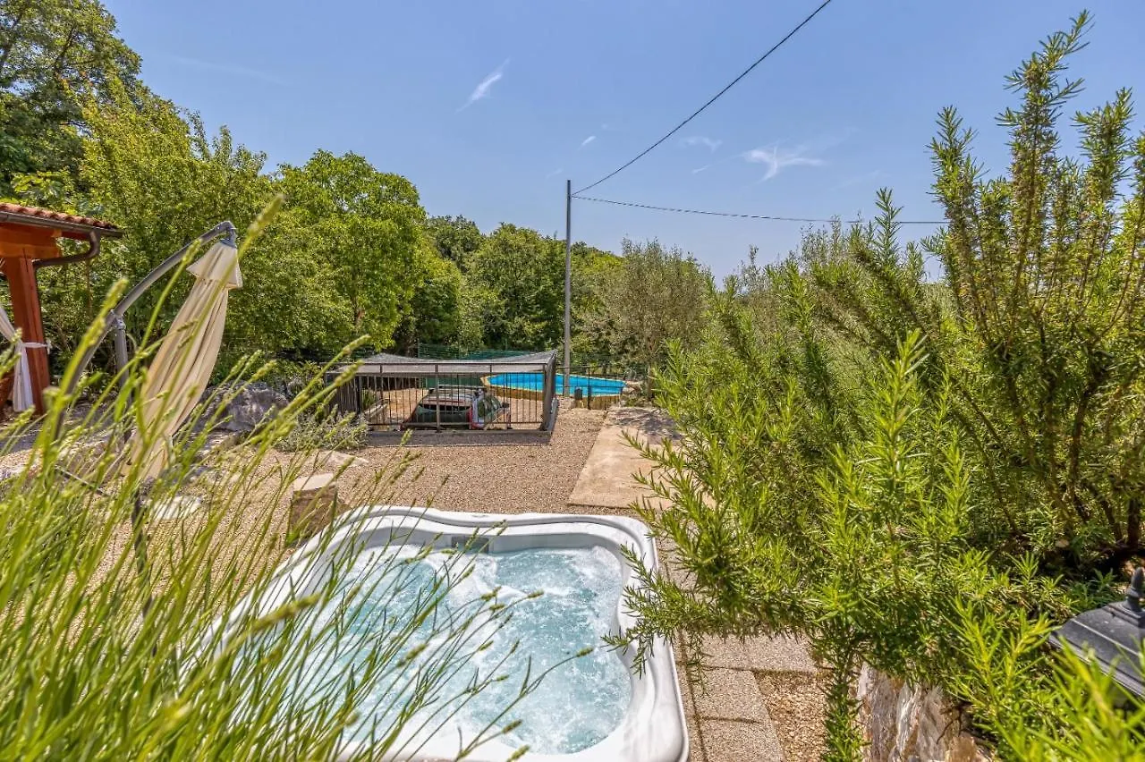 Villa Ana With Jacuzzi & Swimming Pool ツレス 0*,  クロアチア